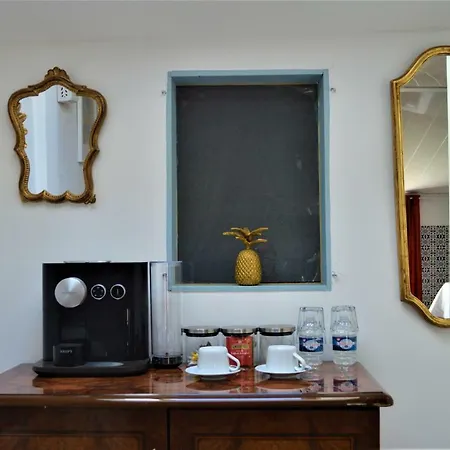 Nocleg ze śniadaniem Maison Des Palmiers *